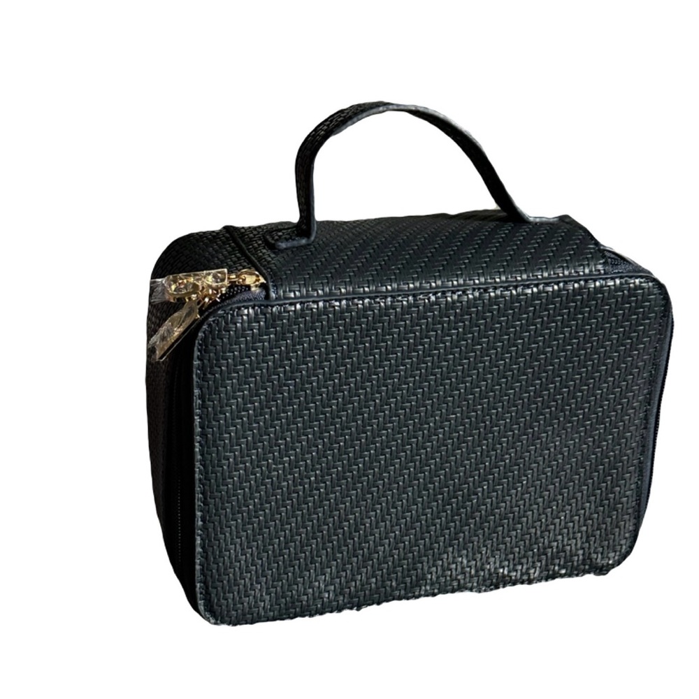 NWOT Blue Mercury Cosmetics bag